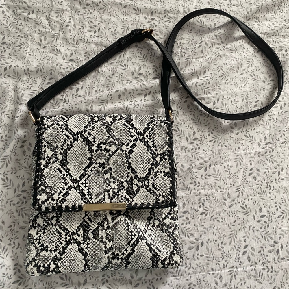 VIETA Crossbody Purse